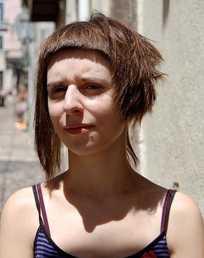 asymetryczne fryzury krótkie uczesanie damskie zdjęcie numer 121A
